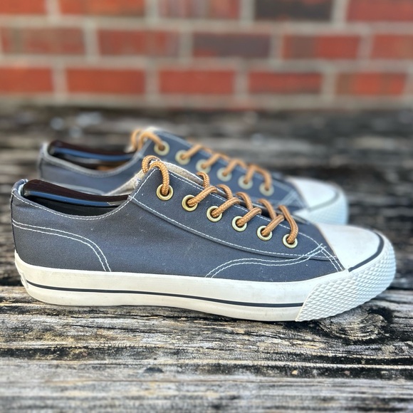 NWOB Airwalk Legacee Men’s Blue Canvas Lace Up Sneakers...